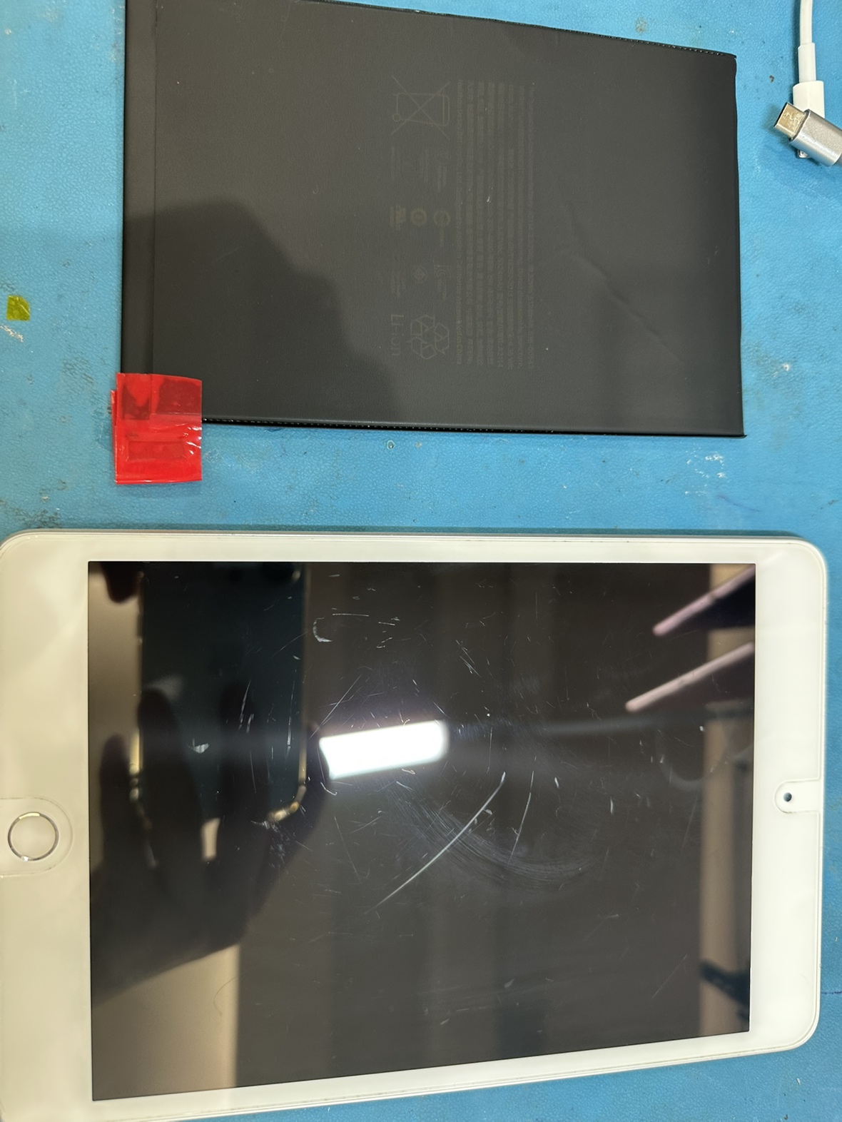 iPad mini（アイパッド　ミニ）のバッテリー交換はスマホ修理工房イオンモール福岡店にお任せください！